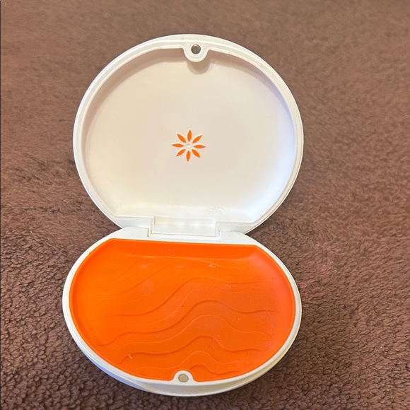 Invisalign Round Aligner Case - Picture 4 of 4